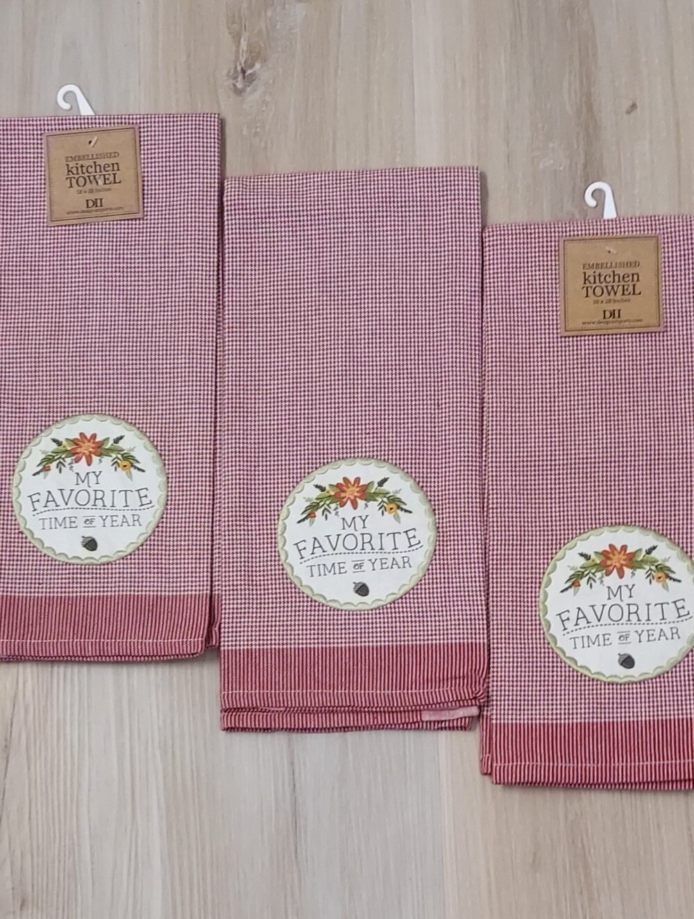 DII Kitchen Towel Set Of 3 - My Favorite Time Of Year - Burgandy 18" X 28" NWT